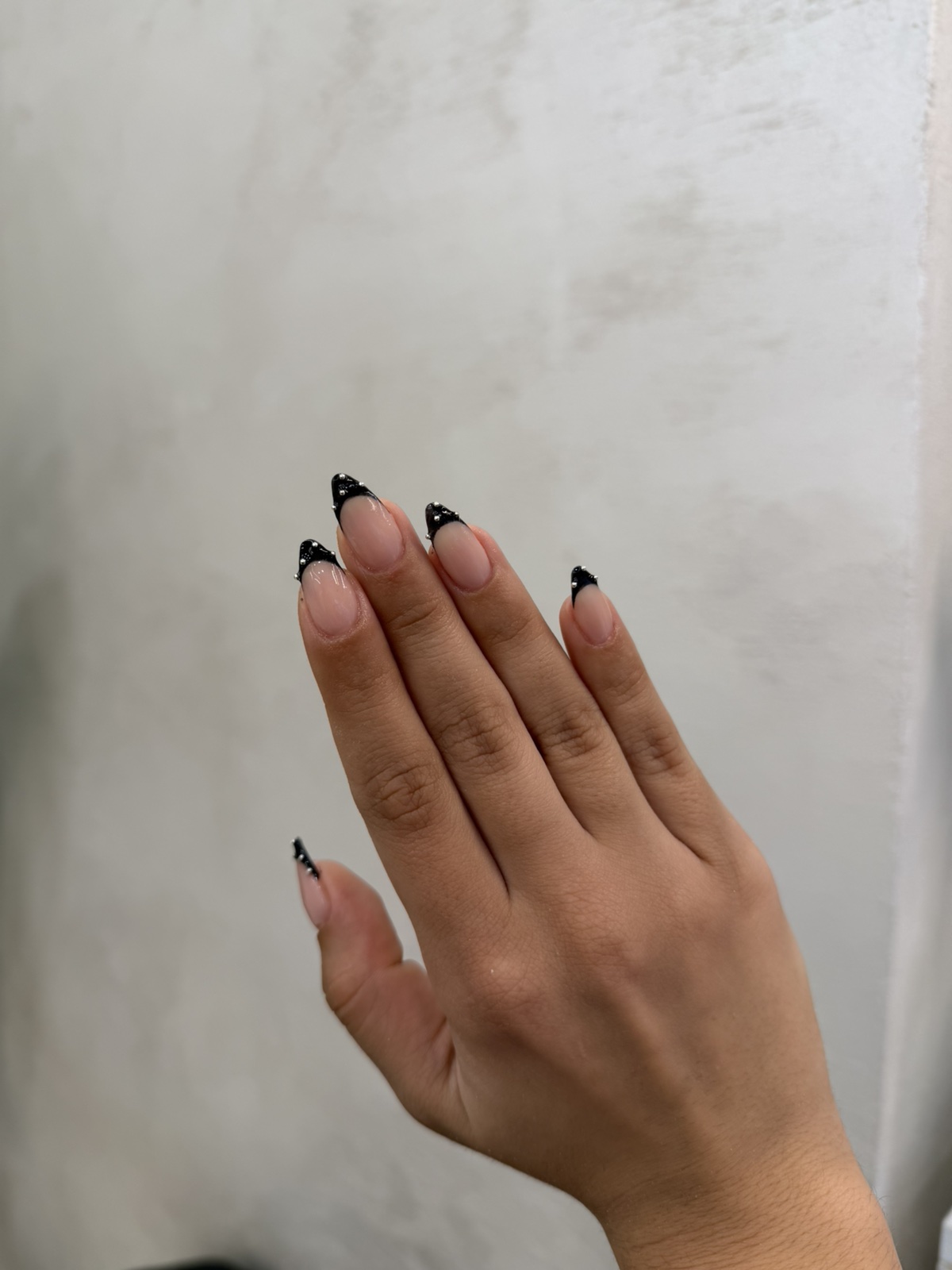 Μανικιούρ — μαύρο French manicure